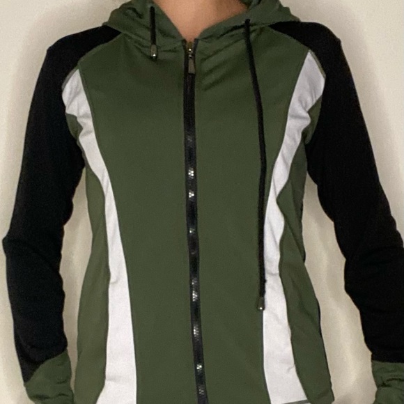 Army green and black workout set - Picture 2 of 3